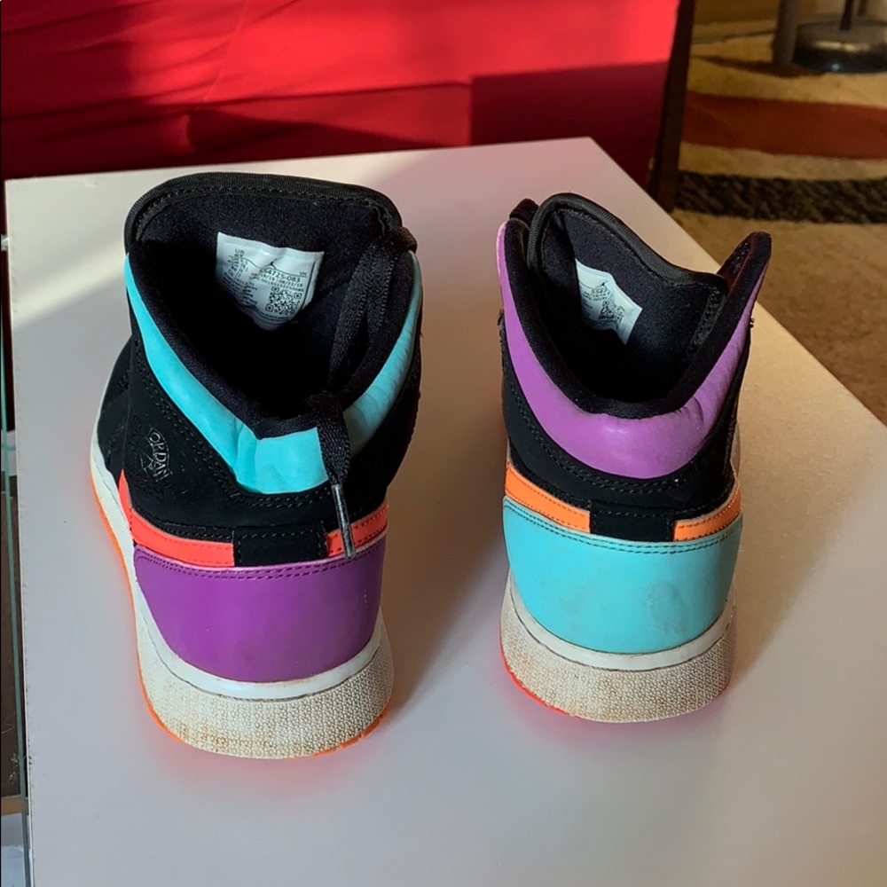 Sneakers - Picture 3 of 4